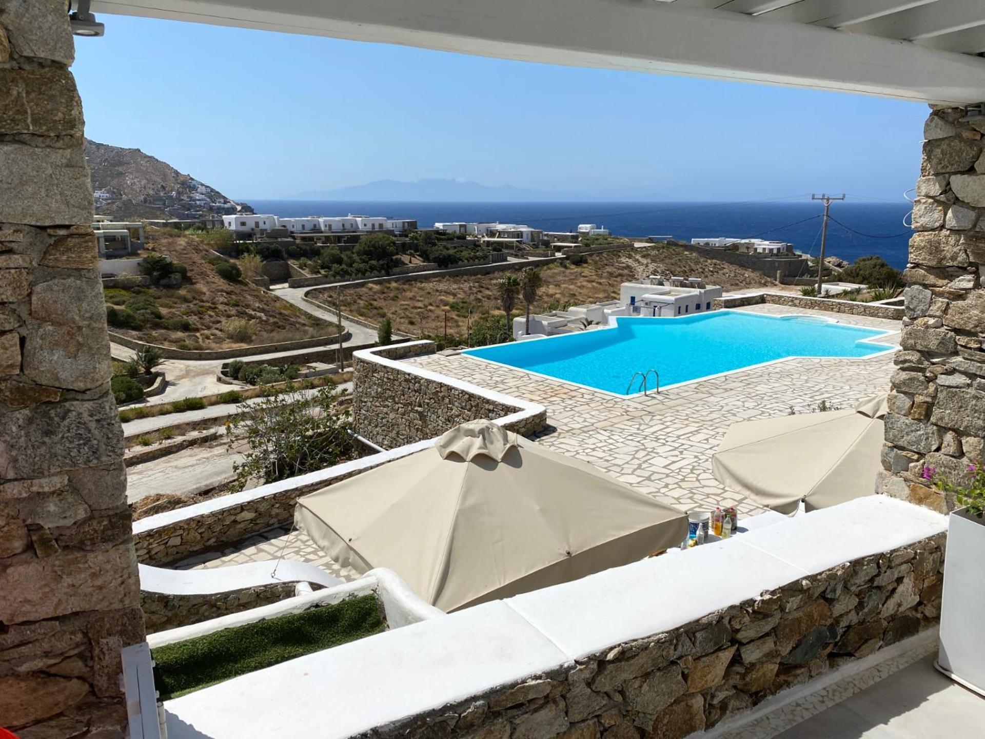 Rineia Complex By Live&travel Apartmán